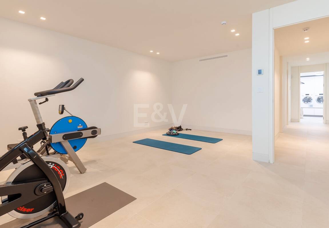 Impresionante villa contemporánea con vistas panorámicas al mar