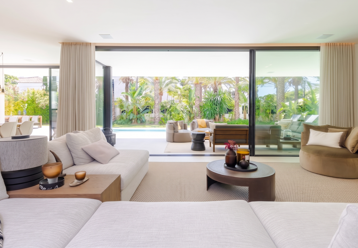 Impresionante villa contemporánea con vistas panorámicas al mar