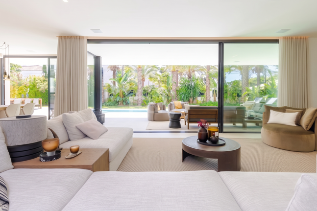 Impresionante villa contemporánea con vistas panorámicas al mar