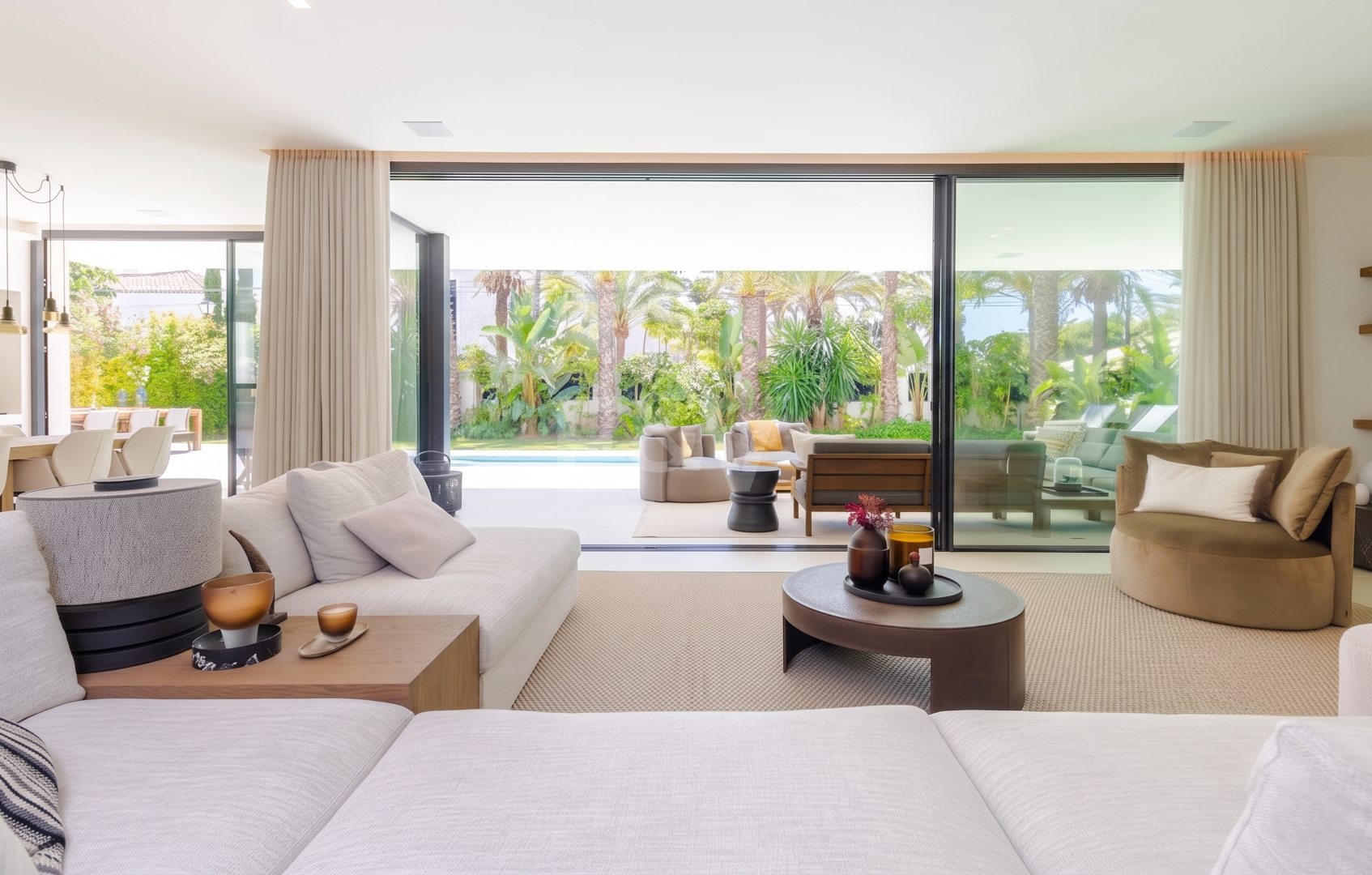 Impresionante villa contemporánea con vistas panorámicas al mar