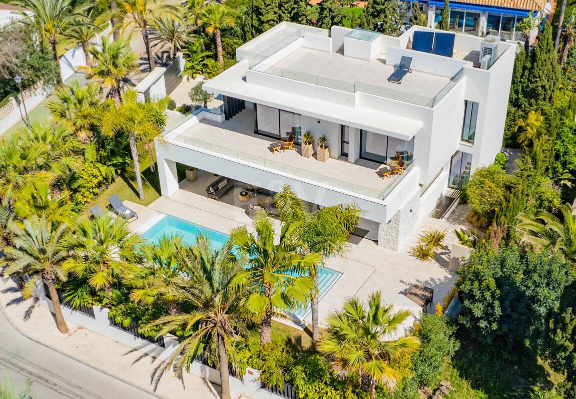 Impresionante villa contemporánea con vistas panorámicas al mar