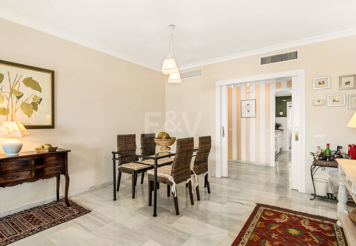 Spacious Apartment in a Frontline Golf Complex within Walking Distance to the Beach