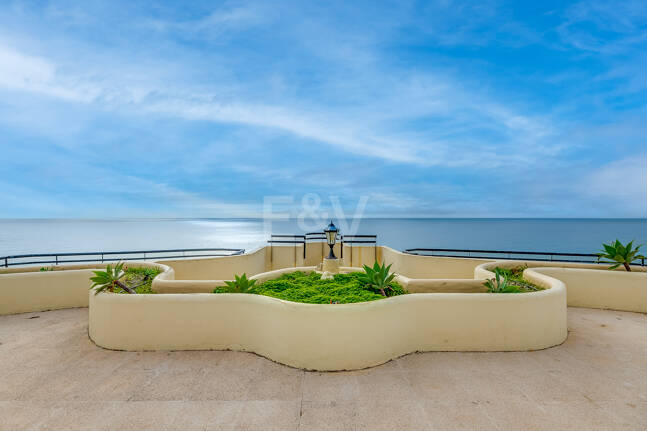 Gemütliche 1-Zimmer-Wohnung direkt am Strand im Zentrum von Marbella – 30 m vom Meer | Langzeitmiete