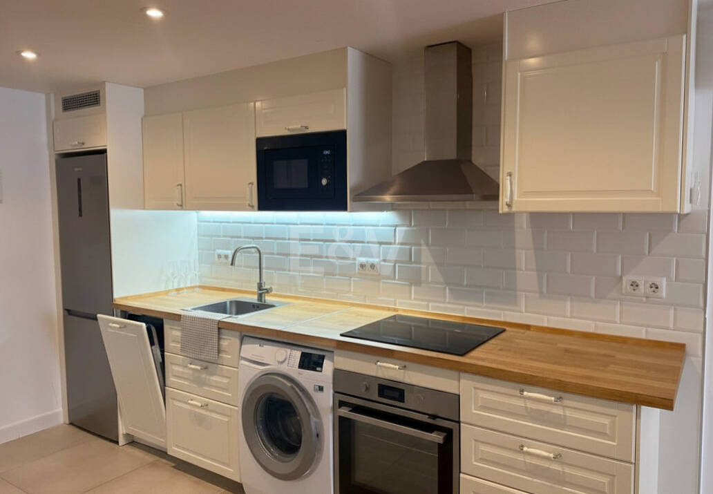 Gemütliche 1-Zimmer-Wohnung direkt am Strand im Zentrum von Marbella – 30 m vom Meer | Langzeitmiete