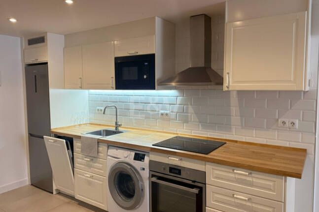 Gemütliche 1-Zimmer-Wohnung direkt am Strand im Zentrum von Marbella – 30 m vom Meer | Langzeitmiete