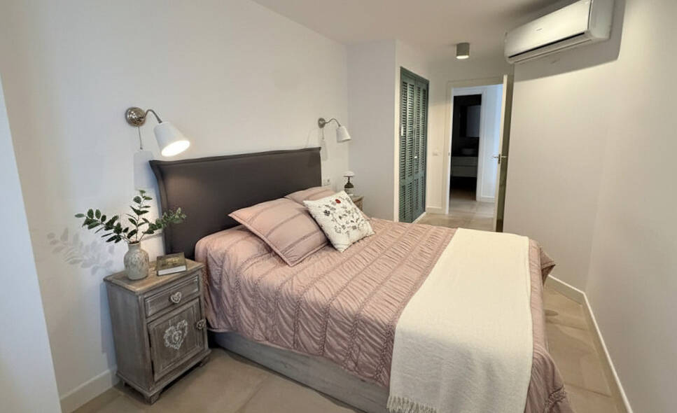 Cozy 1-Bedroom Beachfront Apartment in Marbella Centre – 30m from the Sea | Long-Term Rental