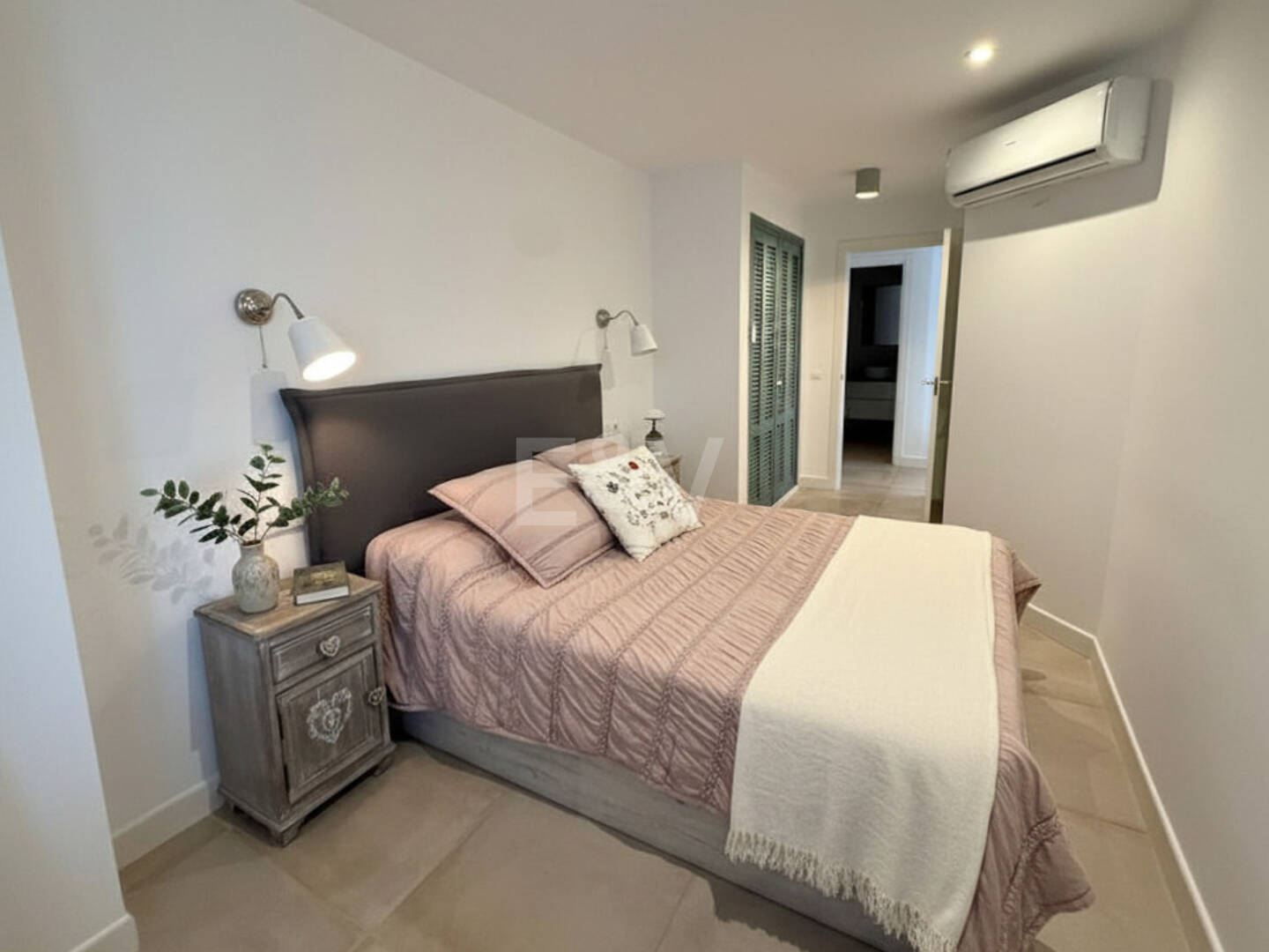 Gemütliche 1-Zimmer-Wohnung direkt am Strand im Zentrum von Marbella – 30 m vom Meer | Langzeitmiete