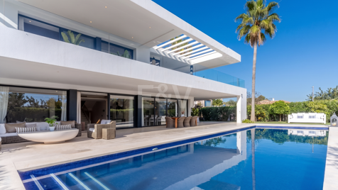 Nowoczesna willa w Gated Community Walking Distance do Puente Romano i plaży