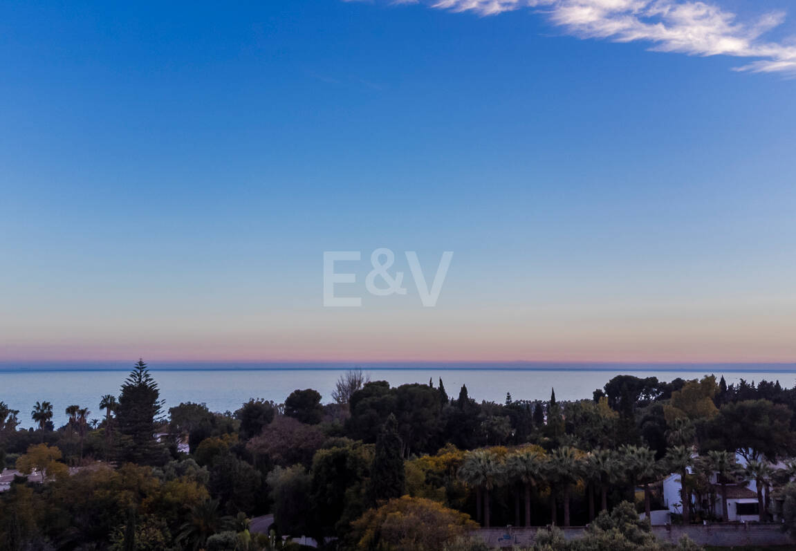 Moderne Villa in Geschlossener Wohnanlage in Gehweite zu Puente Romano und dem Strand