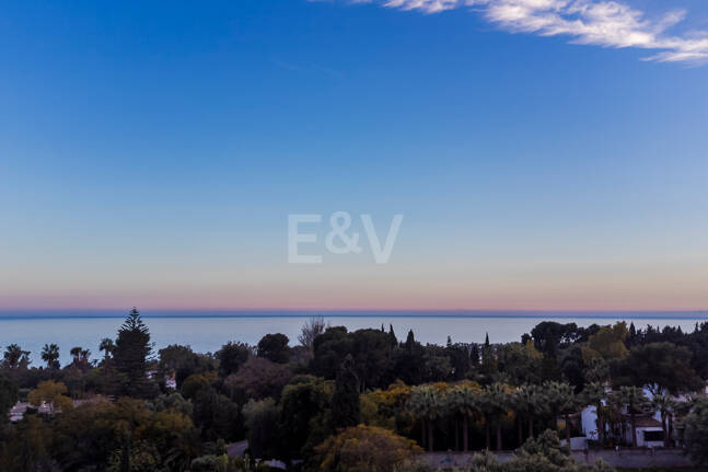 Moderne Villa in Geschlossener Wohnanlage in Gehweite zu Puente Romano und dem Strand