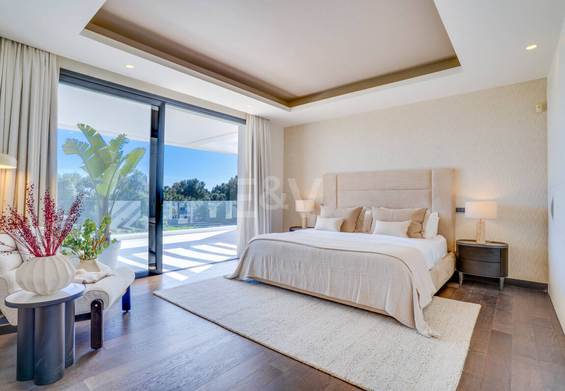 Moderne Villa in Geschlossener Wohnanlage in Gehweite zu Puente Romano und dem Strand