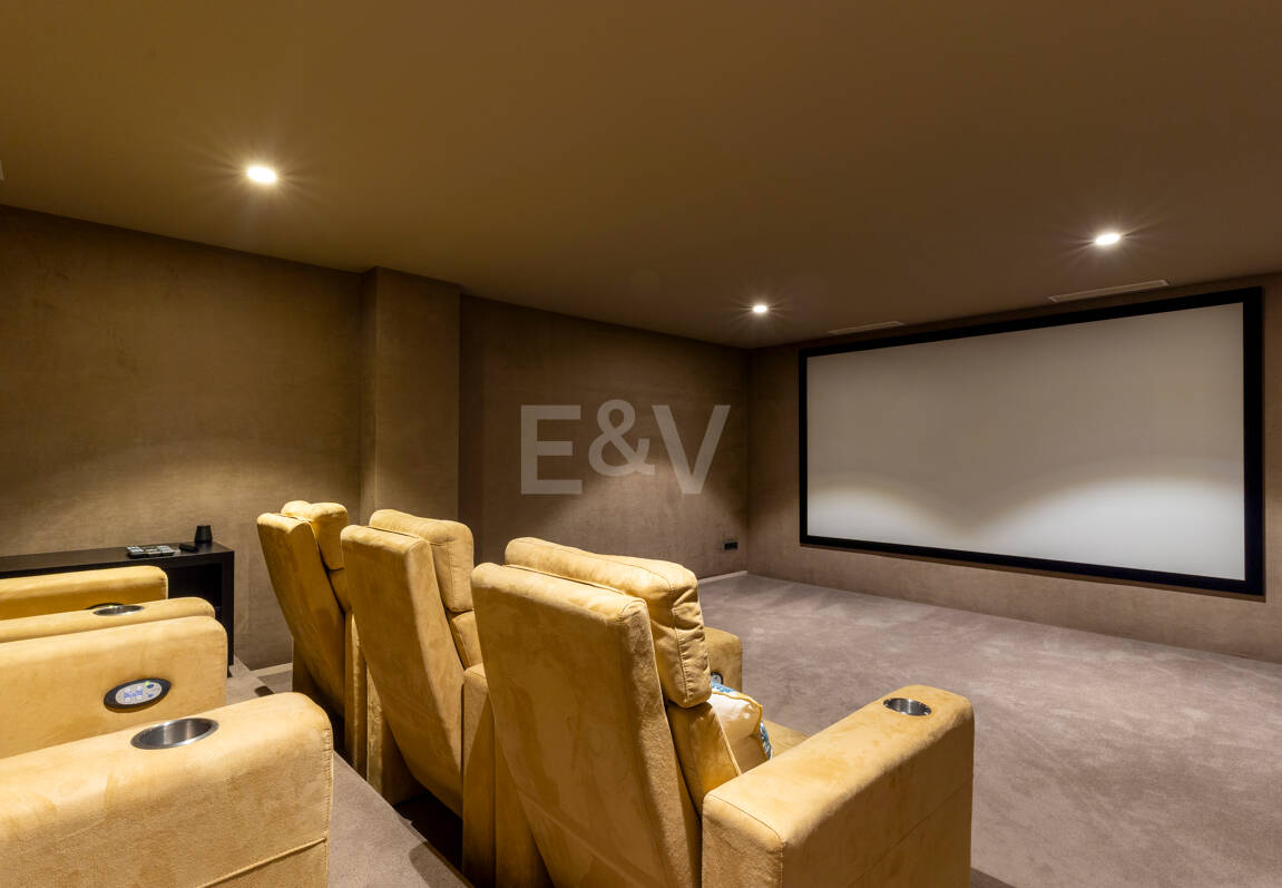 Moderne Villa in Geschlossener Wohnanlage in Gehweite zu Puente Romano und dem Strand