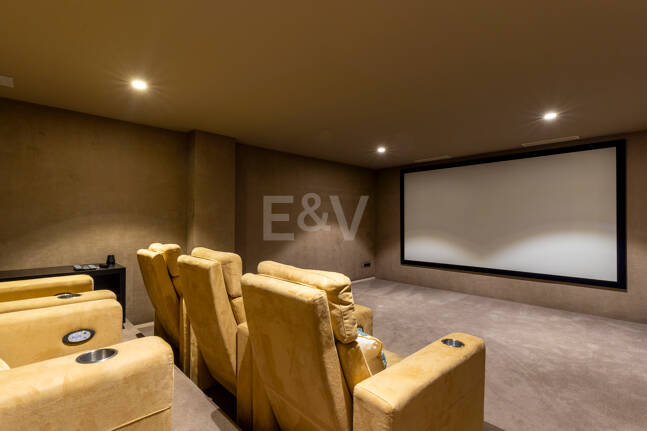 Moderne Villa in Geschlossener Wohnanlage in Gehweite zu Puente Romano und dem Strand