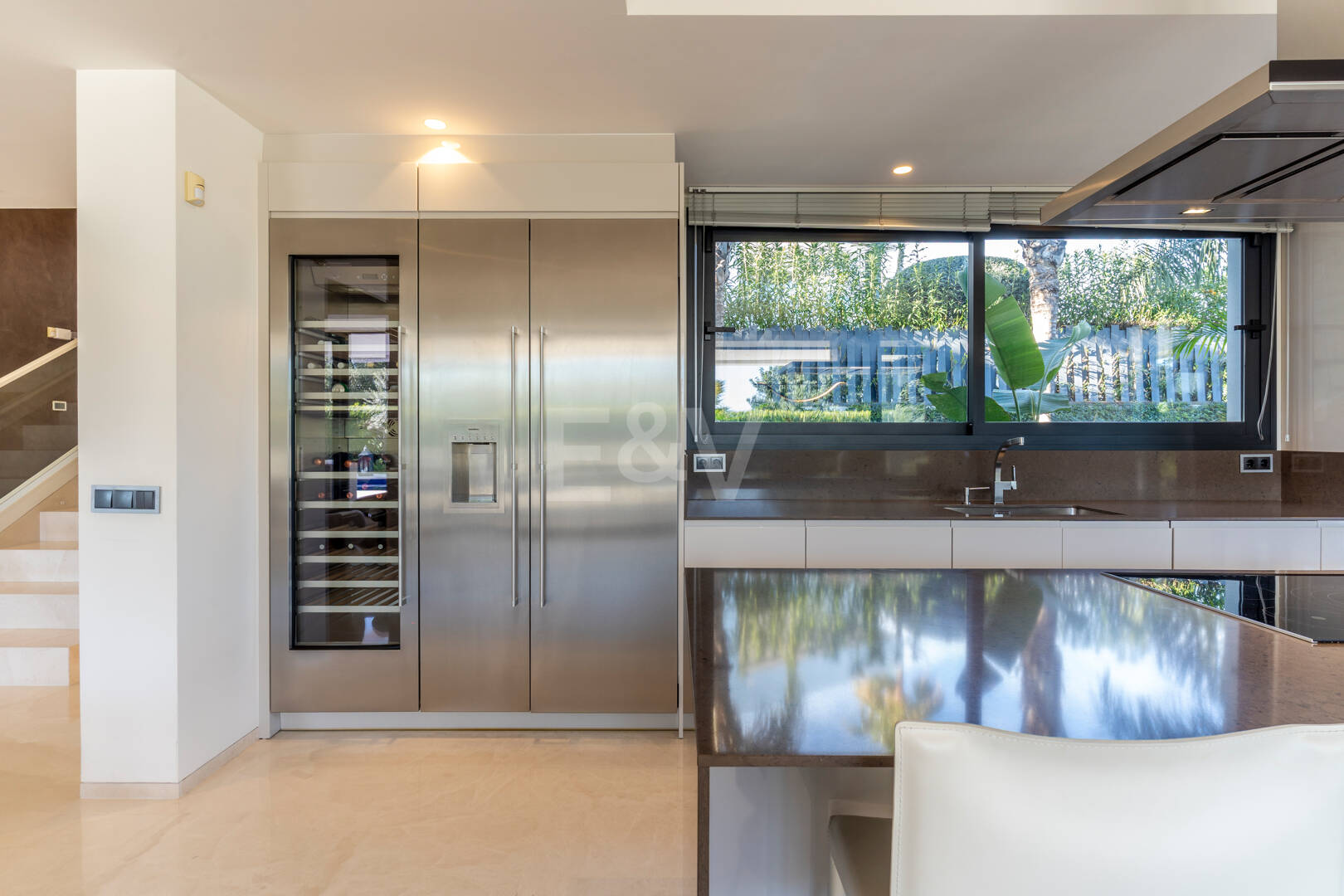 Moderne Villa in Geschlossener Wohnanlage in Gehweite zu Puente Romano und dem Strand