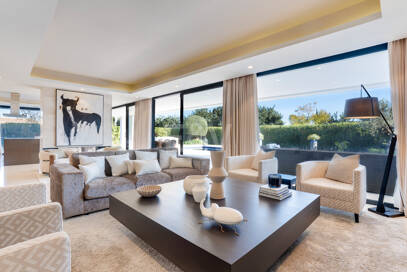 Moderne Villa in Geschlossener Wohnanlage in Gehweite zu Puente Romano und dem Strand