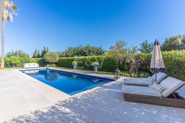 Moderne Villa in Geschlossener Wohnanlage in Gehweite zu Puente Romano und dem Strand