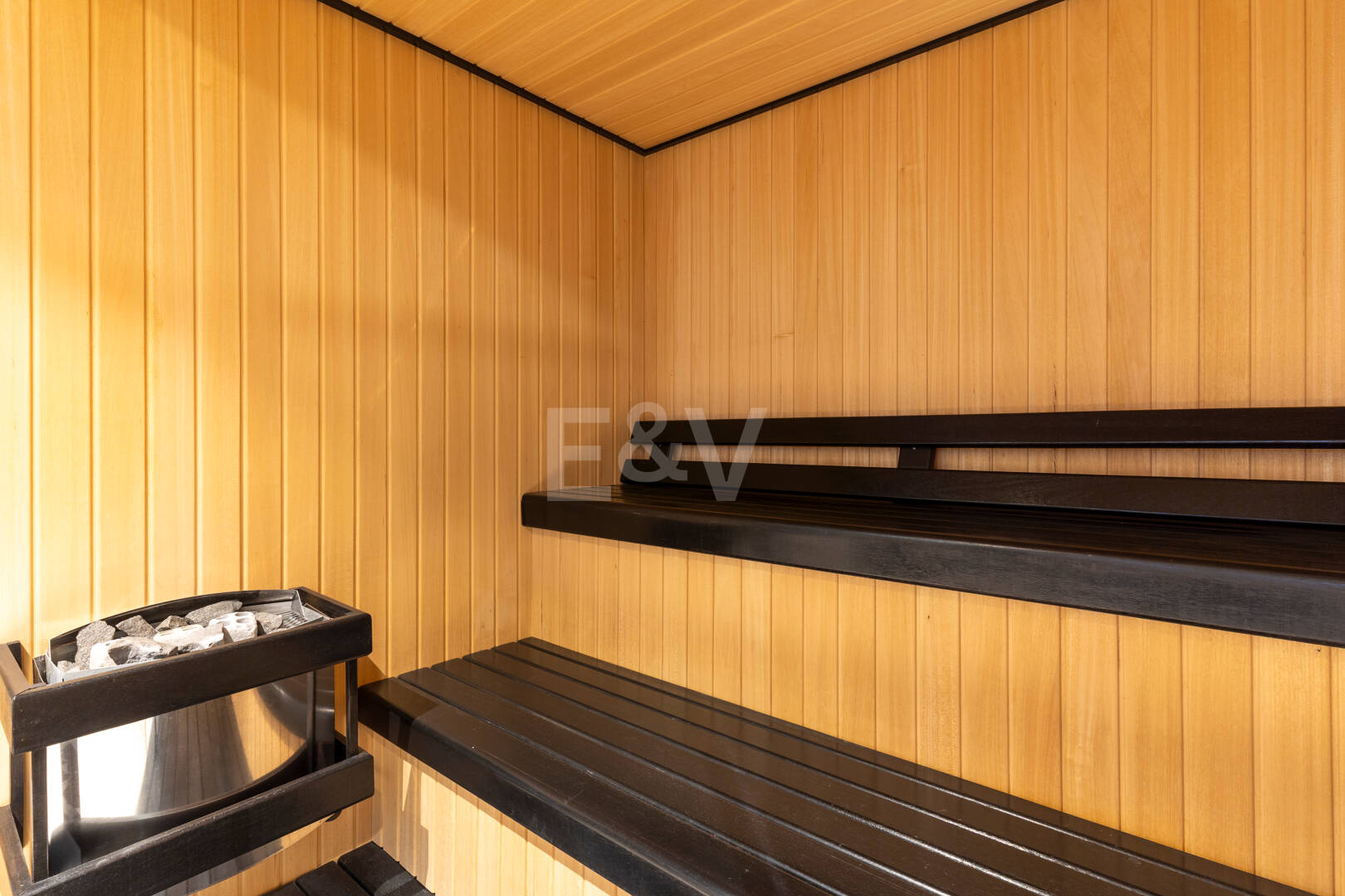 Moderne Villa in Geschlossener Wohnanlage in Gehweite zu Puente Romano und dem Strand