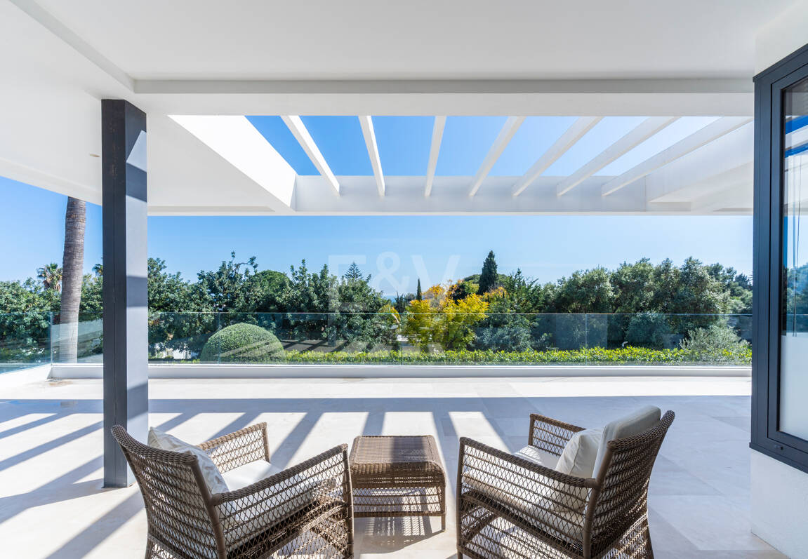 Moderne Villa in Geschlossener Wohnanlage in Gehweite zu Puente Romano und dem Strand