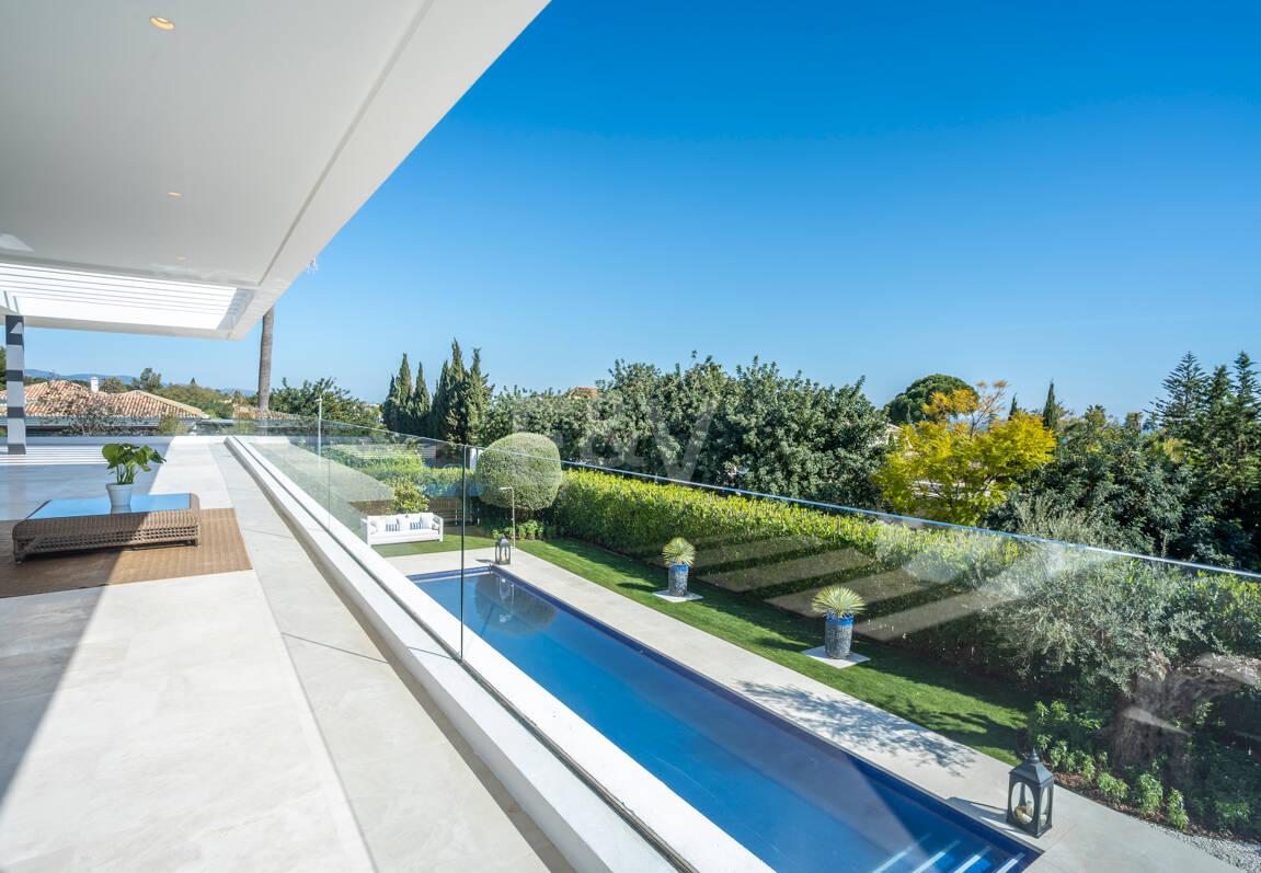 Moderne Villa in Geschlossener Wohnanlage in Gehweite zu Puente Romano und dem Strand