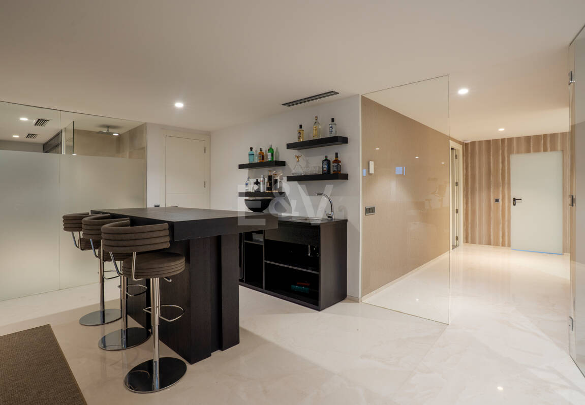 Moderne Villa in Geschlossener Wohnanlage in Gehweite zu Puente Romano und dem Strand