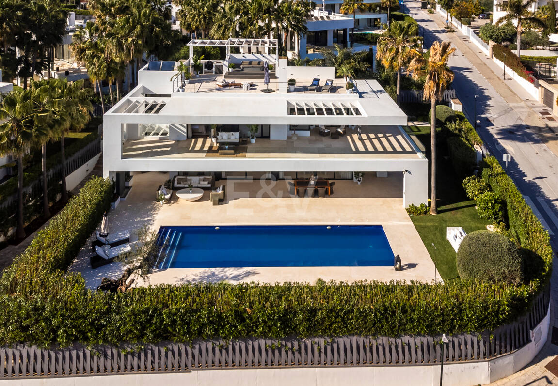 Moderne Villa in Geschlossener Wohnanlage in Gehweite zu Puente Romano und dem Strand