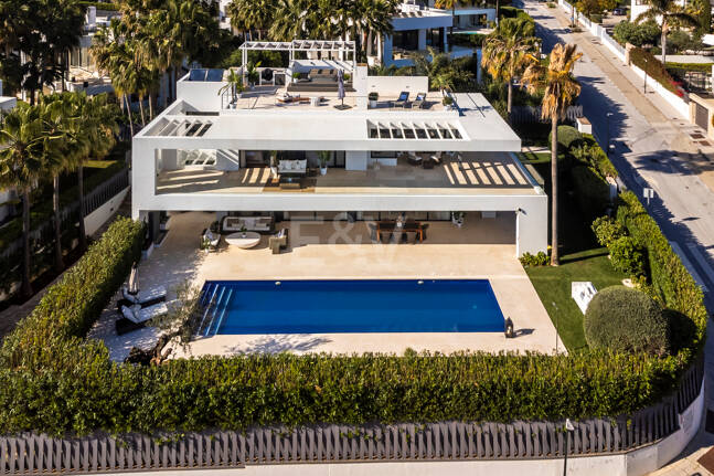 Moderne Villa in Geschlossener Wohnanlage in Gehweite zu Puente Romano und dem Strand