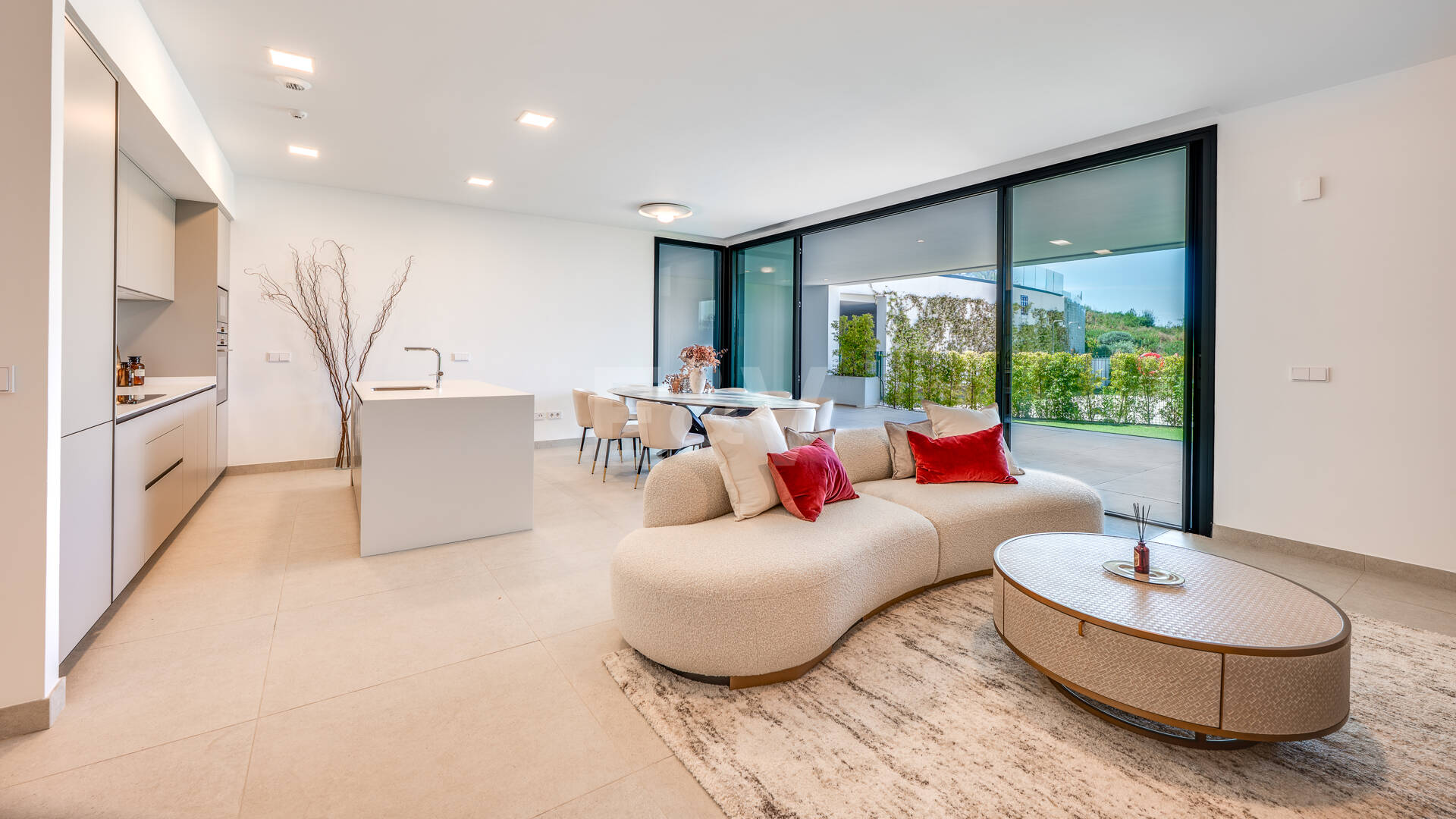 Garden Apartment z prywatnym ogrodem i widokiem na morze