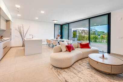 Garden Apartment z prywatnym ogrodem i widokiem na morze