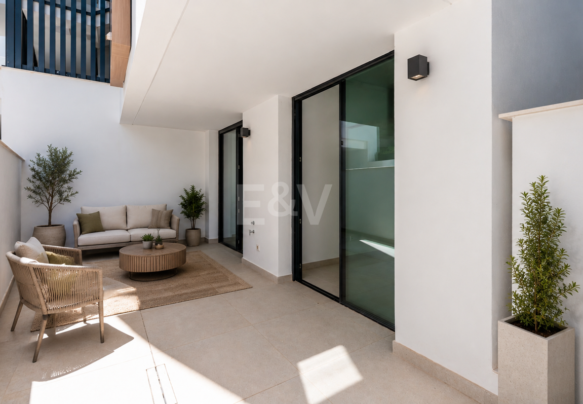 Garden Apartment z prywatnym ogrodem i widokiem na morze
