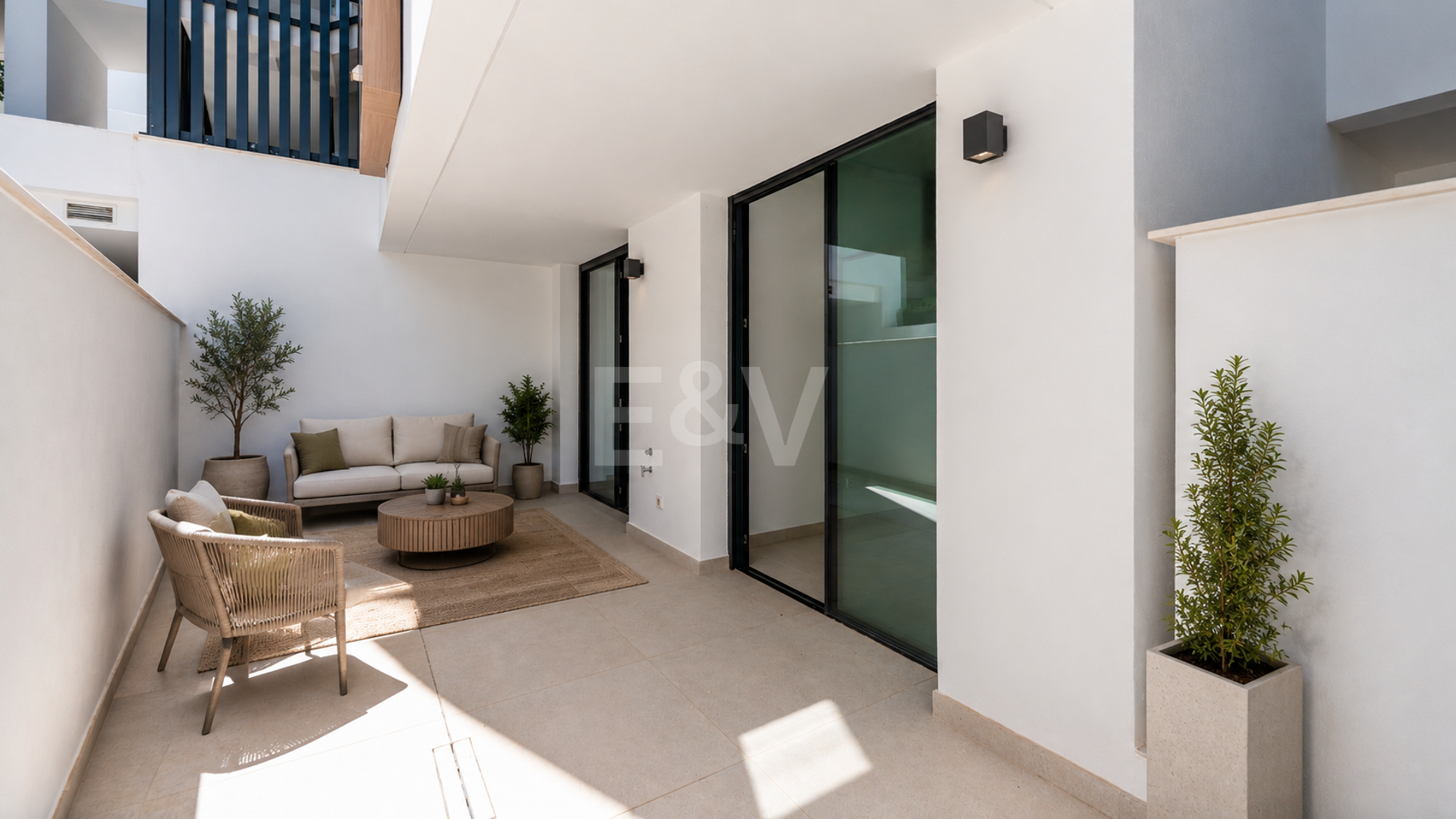 Garden Apartment z prywatnym ogrodem i widokiem na morze