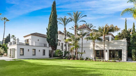 Verfeinerte Familienvilla mit Spa, Fitnessraum und versenkter Pool-Lounge in Nueva Andalucía