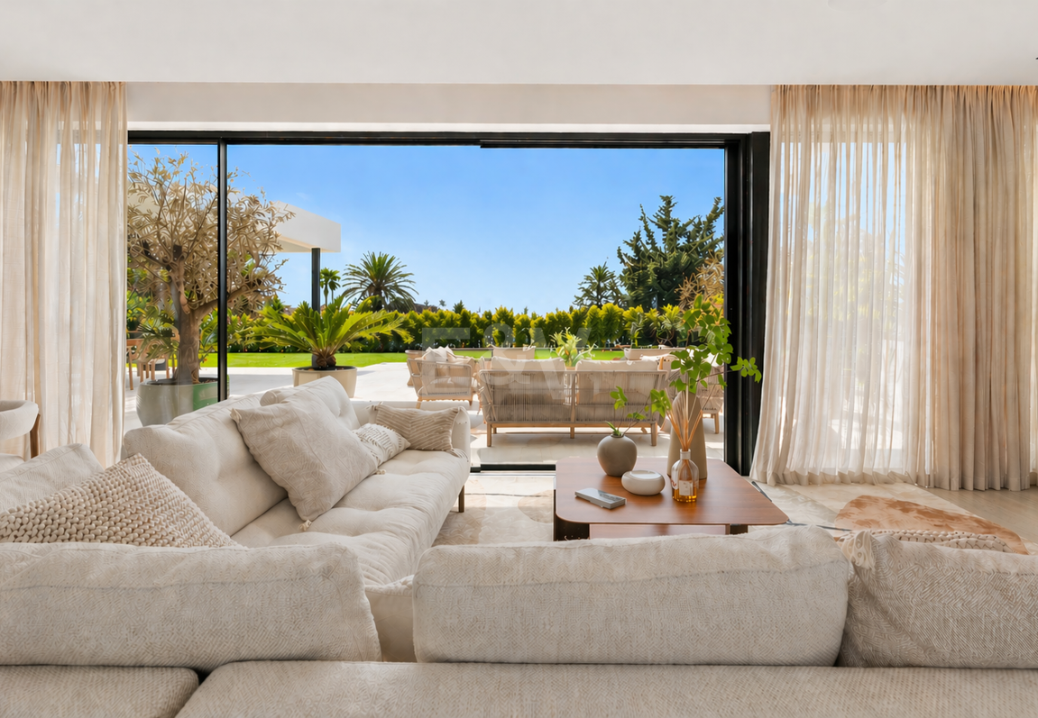 Villa junto a la playa con vistas al mar, solárium en azotea y zona de bienestar