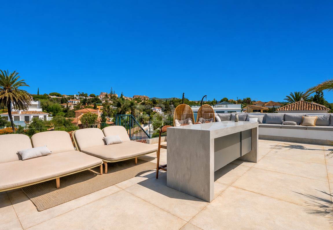 Villa junto a la playa con vistas al mar, solárium en azotea y zona de bienestar