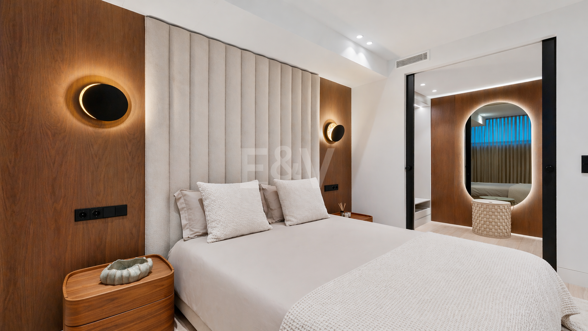 Villa junto a la playa con vistas al mar, solárium en azotea y zona de bienestar