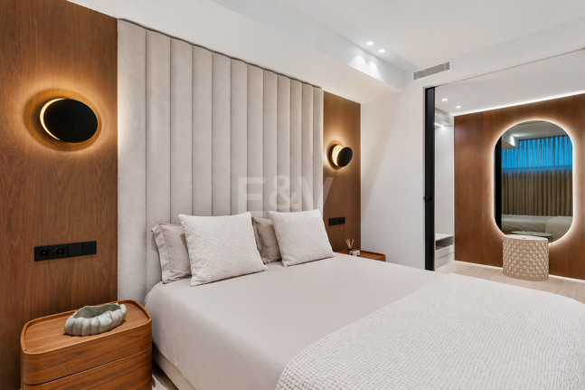 Villa junto a la playa con vistas al mar, solárium en azotea y zona de bienestar