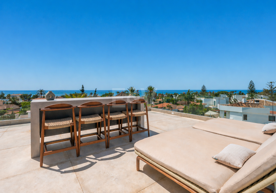 Beachside Villa with Sea Views, Rooftop Solarium and Wellness Area