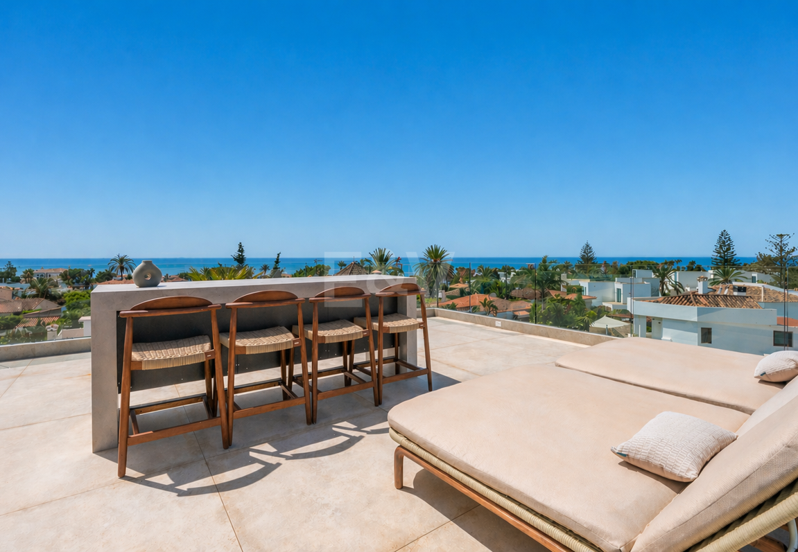 Villa junto a la playa con vistas al mar, solárium en azotea y zona de bienestar