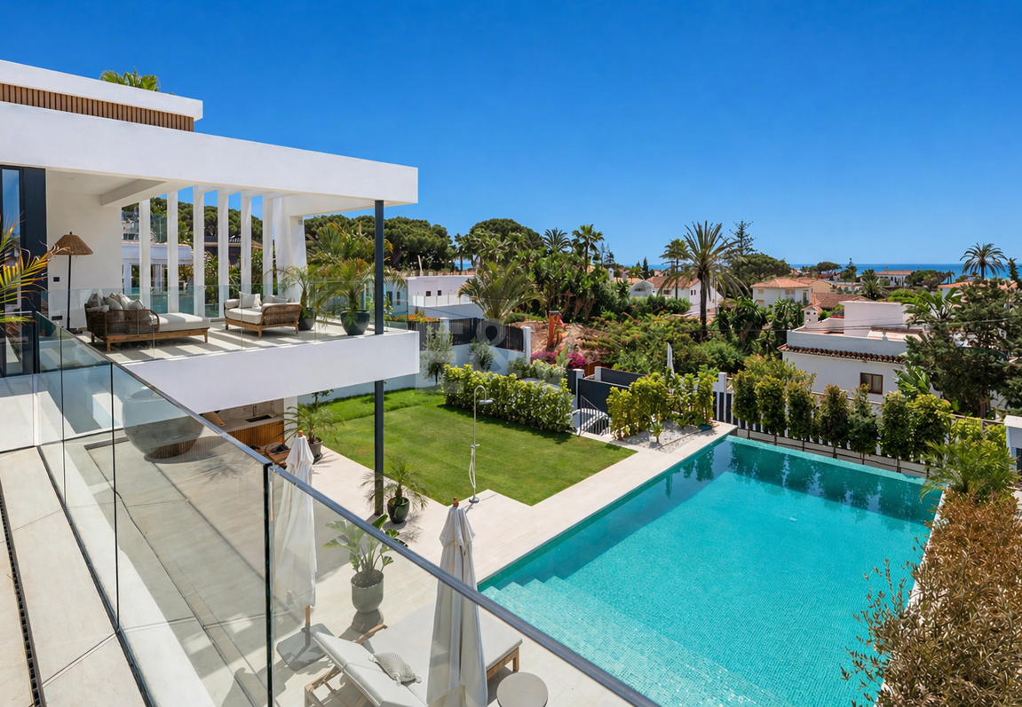 Villa junto a la playa con vistas al mar, solárium en azotea y zona de bienestar