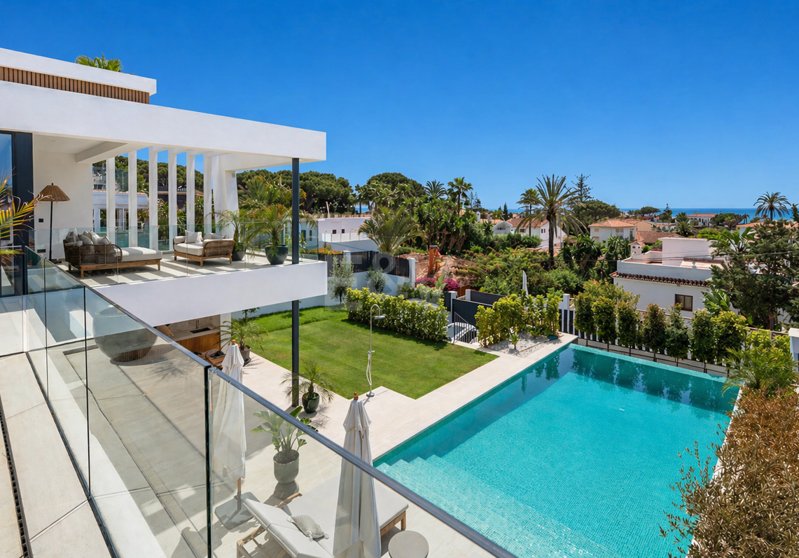 Beachside Villa with Sea Views, Rooftop Solarium and Wellness Area