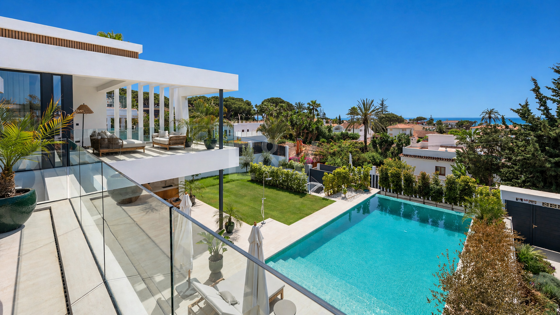 Villa junto a la playa con vistas al mar, solárium en azotea y zona de bienestar