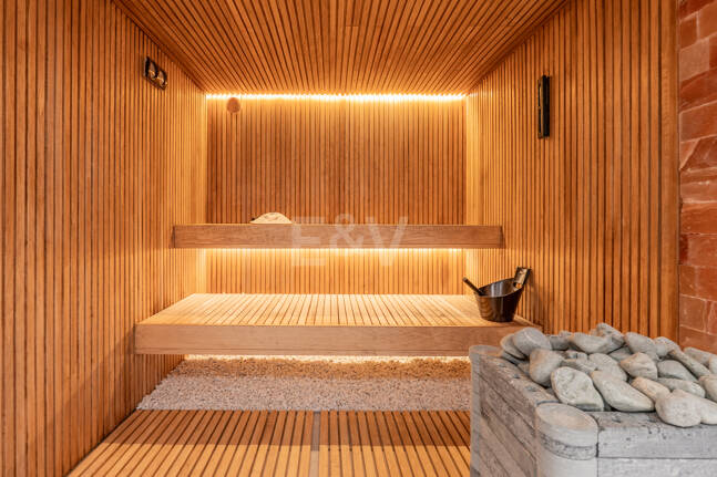 Villa junto a la playa con vistas al mar, solárium en azotea y zona de bienestar