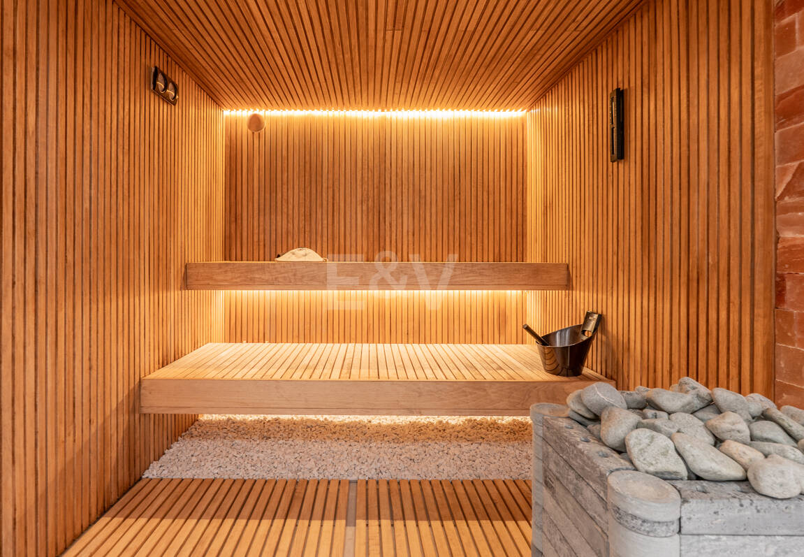 Villa junto a la playa con vistas al mar, solárium en azotea y zona de bienestar