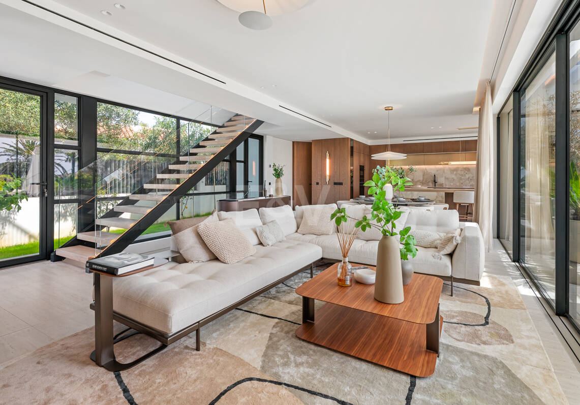 Beachside Villa with Sea Views, Rooftop Solarium and Wellness Area