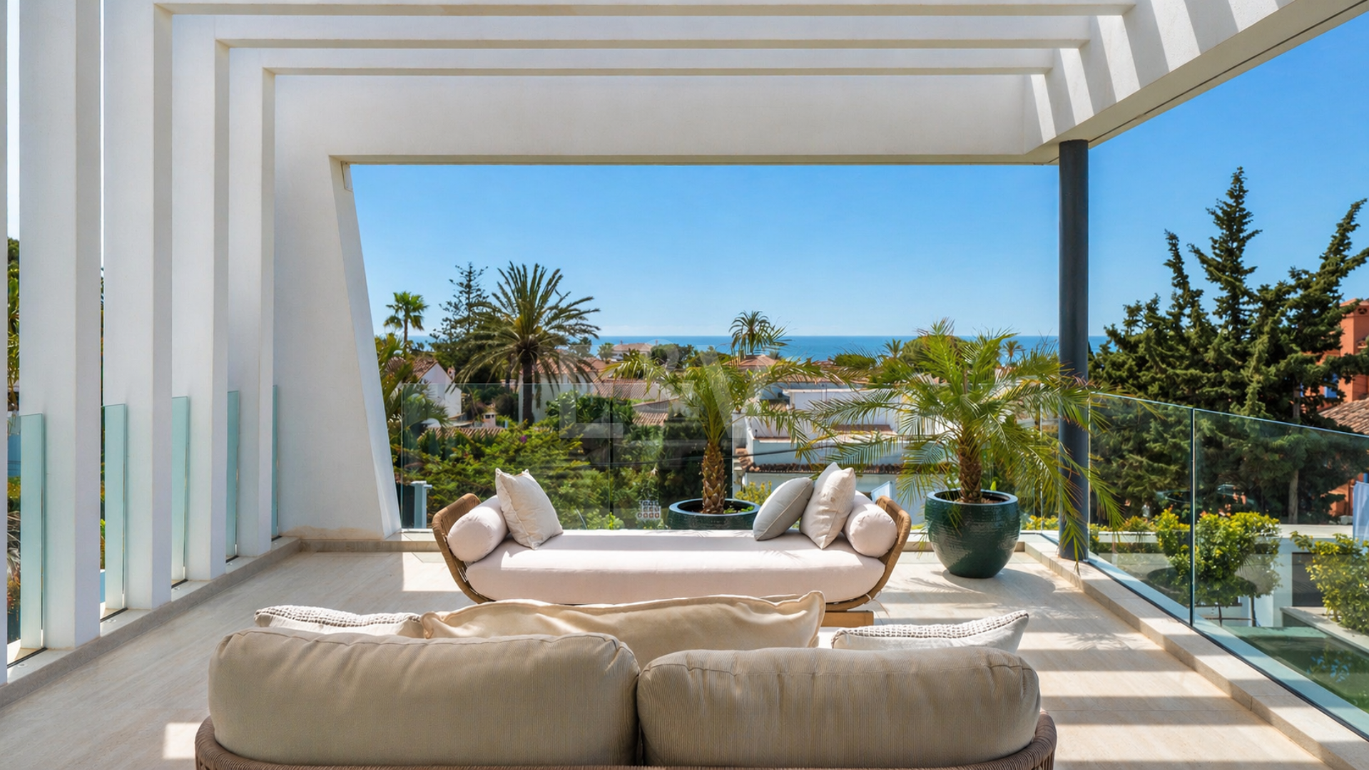 Villa junto a la playa con vistas al mar, solárium en azotea y zona de bienestar