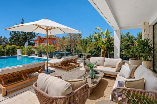 Villa junto a la playa con vistas al mar, solárium en azotea y zona de bienestar