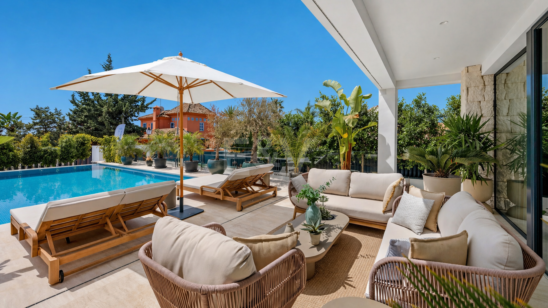 Villa junto a la playa con vistas al mar, solárium en azotea y zona de bienestar