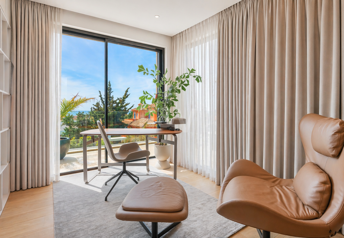 Villa junto a la playa con vistas al mar, solárium en azotea y zona de bienestar