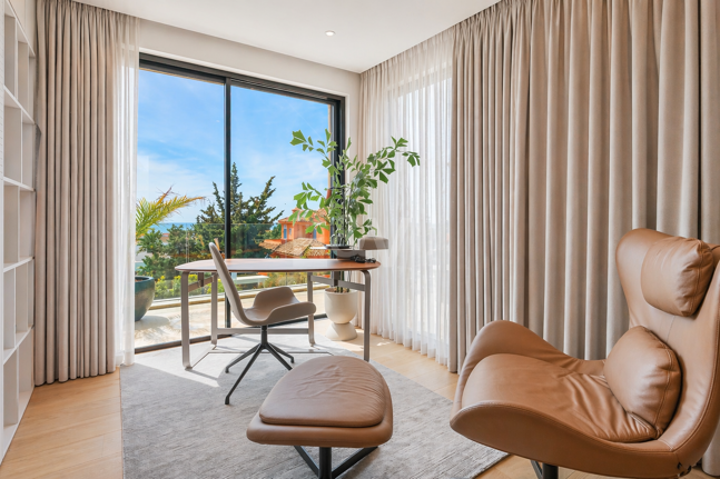 Villa junto a la playa con vistas al mar, solárium en azotea y zona de bienestar