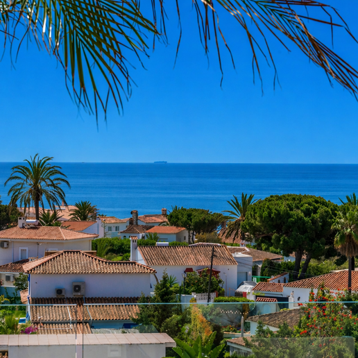 Villa junto a la playa con vistas al mar, solárium en azotea y zona de bienestar