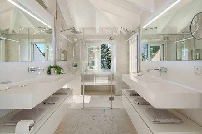 Luxury Duplex Penthouse in a Prestigious Golden Mile Urbanization